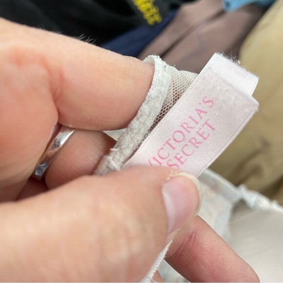 Victoria Secret Pink & White Lace Push Up Bra 34B Underwire Adjustable Strap - Picture 6 of 8